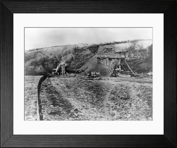 Framed Print : GWR embankment at Treffgarne, Pembrokeshire, South Wales