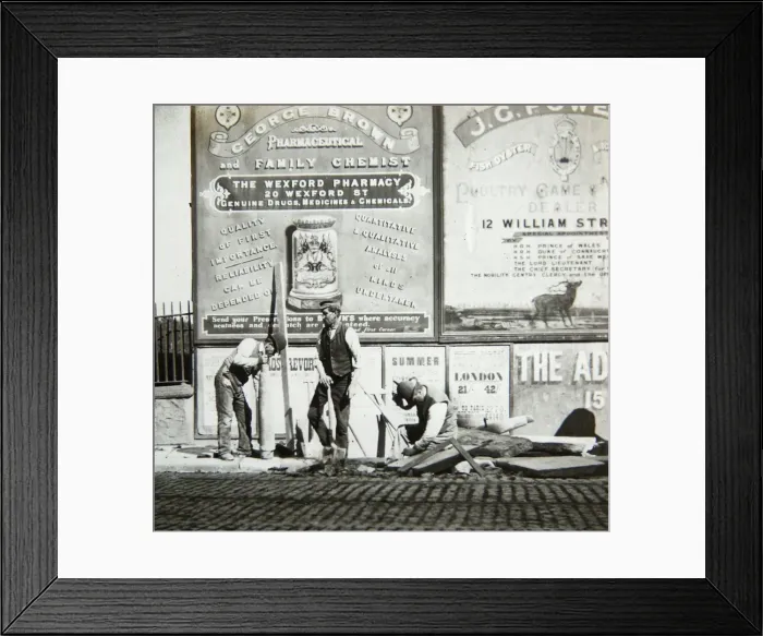 Framed Print : Street repairs in Dublin, Ireland Framed Print : Street repairs in Dublin, Ireland