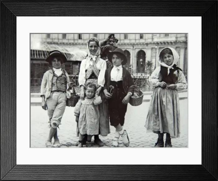 Framed Print : Romany children selling flowers, Dublin, Ireland Framed Print : Romany children selling flowers, Dublin, Ireland
