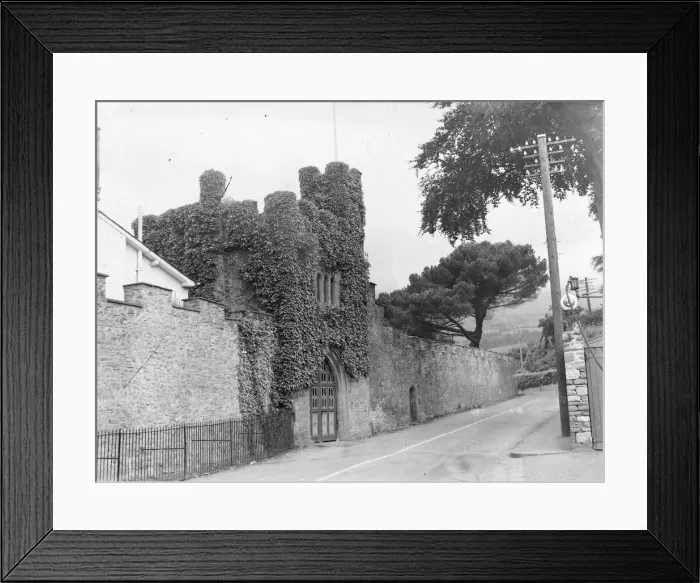 Framed Print : Porth Mawr Gate, Crickhowell, Powys, Mid Wales Framed Print : Porth Mawr Gate, Crickhowell, Powys, Mid Wales
