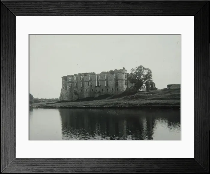Framed Print : Carew Castle, Pembrokeshire, South Wales Framed Print : Carew Castle, Pembrokeshire, South Wales