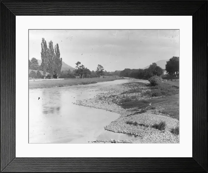 Framed Print : Picturesque scene on the River Wye, Mid Wales Framed Print : Picturesque scene on the River Wye, Mid Wales