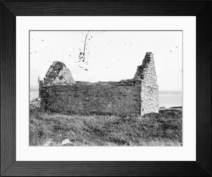 Framed Print : Derelict miners cottage, Pembrokeshire, South Wales Framed Print : Derelict miners cottage, Pembrokeshire, South Wales