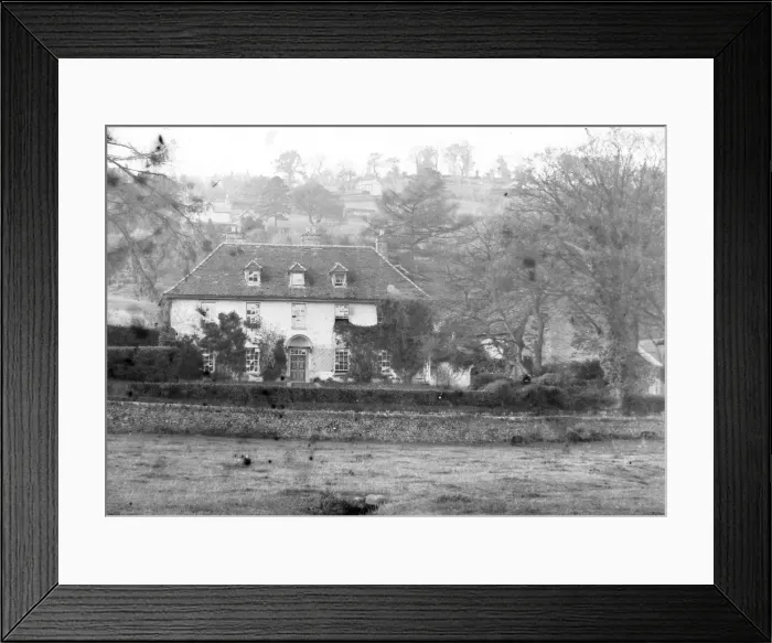 Framed Print : Country house, Crickhowell, Powys, Mid Wales Framed Print : Country house, Crickhowell, Powys, Mid Wales