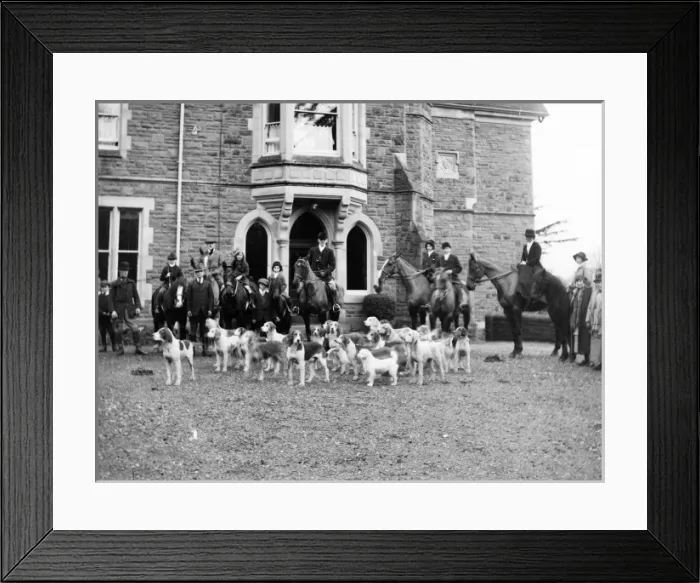 Framed Print : The Harriers Hunt, Crickhowell, Powys, Mid Wales Framed Print : The Harriers Hunt, Crickhowell, Powys, Mid Wales