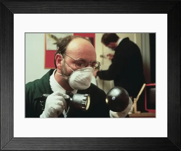 Framed Print : Metropolitan Police forensic investigators Framed Print : Metropolitan Police forensic investigators