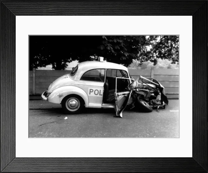 Framed Print : Metropolitan Police car with smashed bonnet Framed Print : Metropolitan Police car with smashed bonnet
