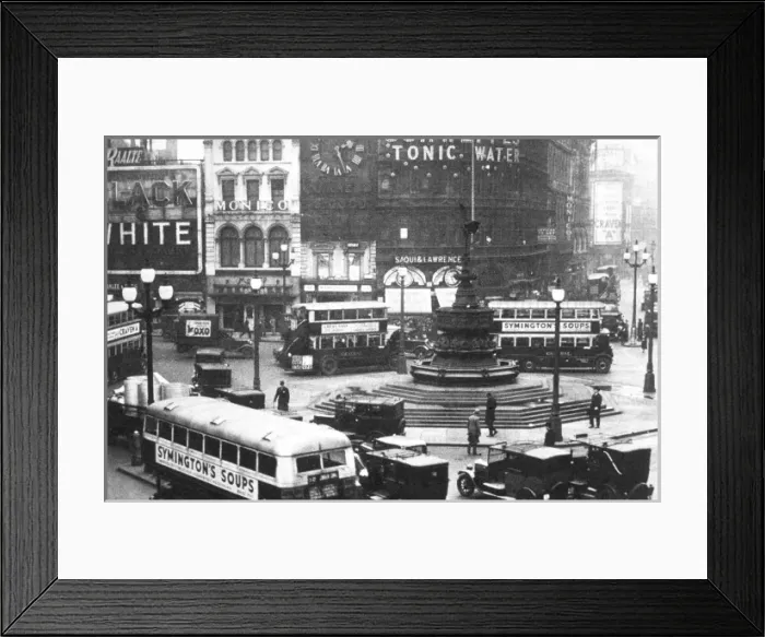 Framed Print : View of Piccadilly Circus, London Framed Print : View of Piccadilly Circus, London