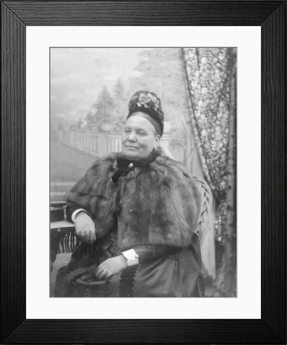 Framed Print : Plump woman in a fur wrap, studio photo, Mid Wales Framed Print : Plump woman in a fur wrap, studio photo, Mid Wales