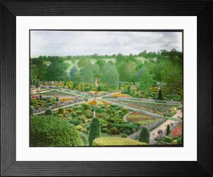 Framed Print : Drummond Castle Gardens, near Crieff, Scotland Framed Print : Drummond Castle Gardens, near Crieff, Scotland