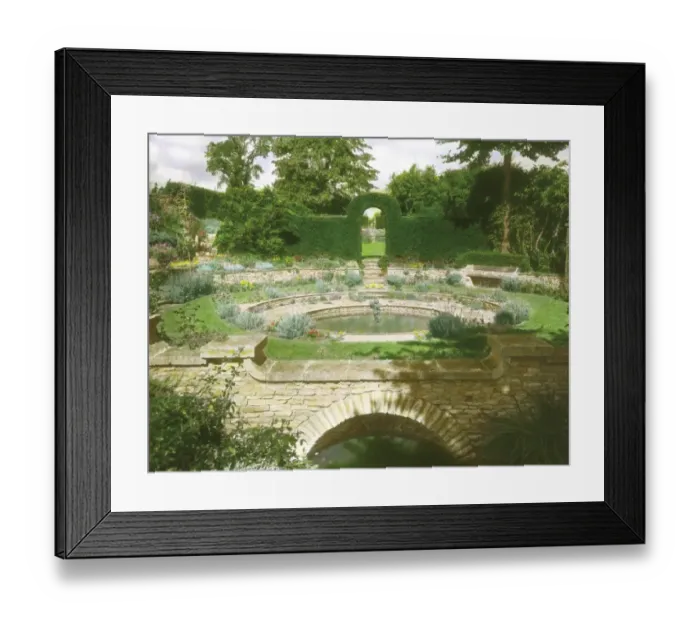 Framed Print : Fountain and pool at Broad Campden, Gloucestershire Framed Print : Fountain and pool at Broad Campden, Gloucestershire