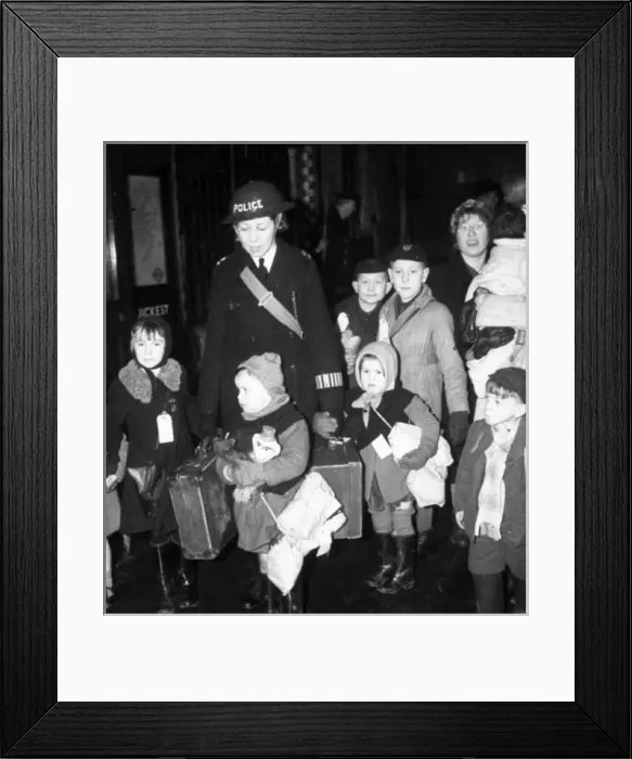 Framed Print : Policewoman with evacuee children Framed Print : Policewoman with evacuee children