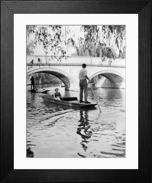 Framed Print : Punting at Cambridge Framed Print : Punting at Cambridge
