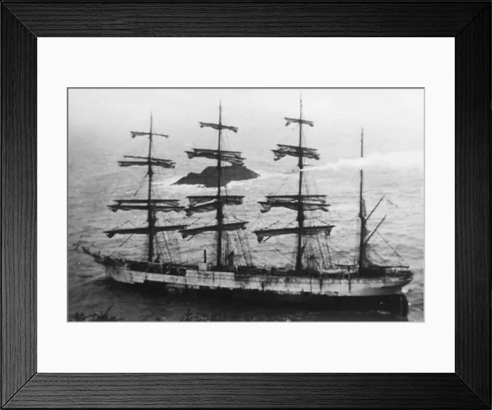 Framed Print : Herzogin Cecilie wrecked off Starhole Bay, Devon Framed Print : Herzogin Cecilie wrecked off Starhole Bay, Devon