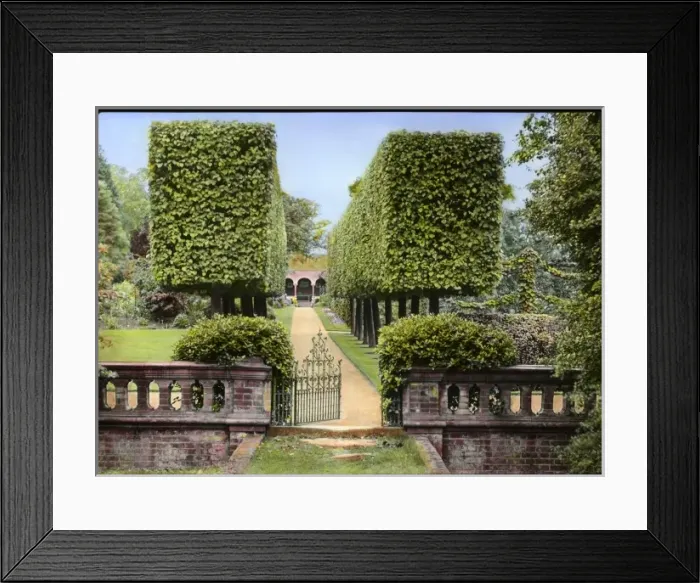 Framed Print : The Lane at Aldenham House, Hertfordshire Framed Print : The Lane at Aldenham House, Hertfordshire