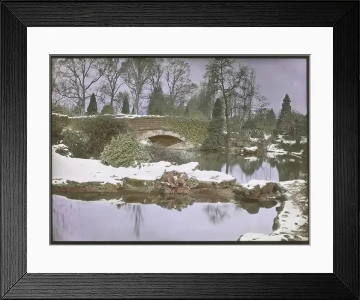 Framed Print : Aldenham House Gardens, Hertfordshire, in the snow Framed Print : Aldenham House Gardens, Hertfordshire, in the snow