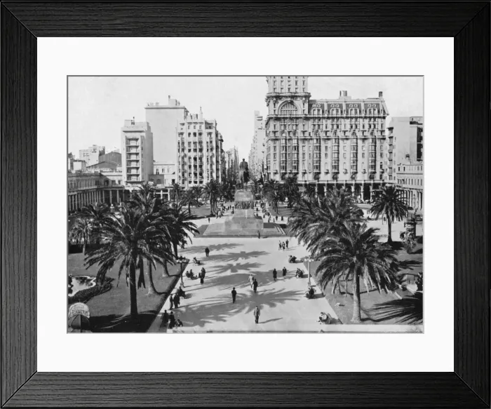 Framed Print : Plaza Independencia, Montevideo Framed Print : Plaza Independencia, Montevideo