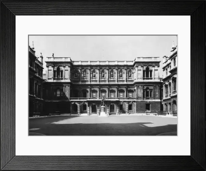 Framed Print : Royal Academy of Arts, London Framed Print : Royal Academy of Arts, London