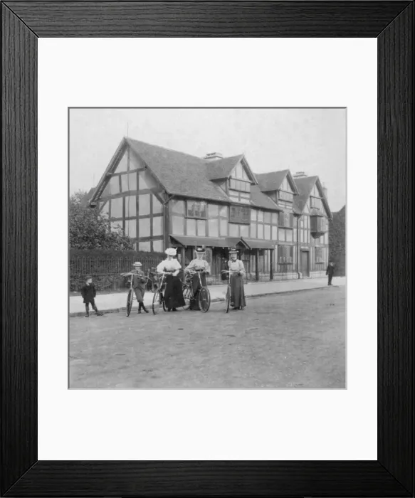 Framed Print : Shakespeares birthplace, Stratford-upon-Avon Framed Print : Shakespeares birthplace, Stratford-upon-Avon