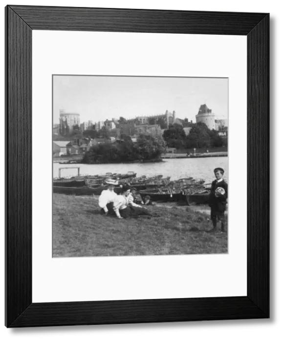 Framed Print : View of Windsor Castle from across the River Thames Framed Print : View of Windsor Castle from across the River Thames