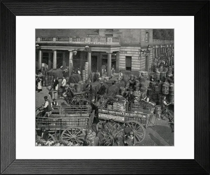 Framed Print : Busy scene outside Covent Garden Market, London Framed Print : Busy scene outside Covent Garden Market, London