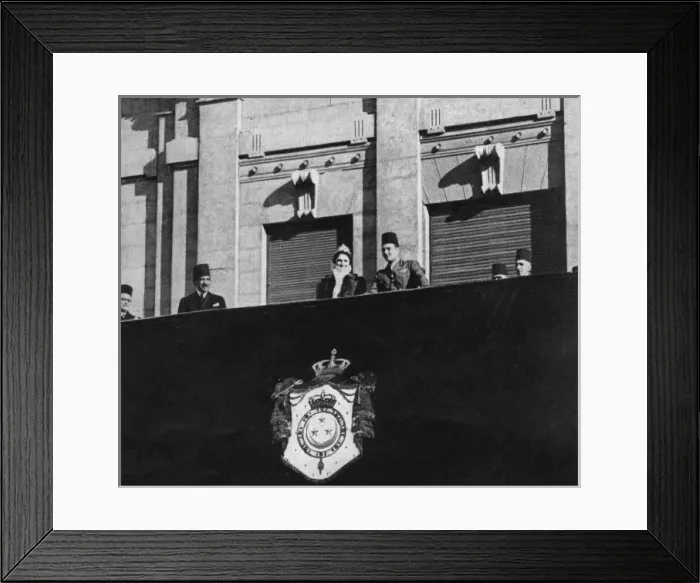 Framed Print : The royal couple acknowledge Cairos ovation Framed Print : The royal couple acknowledge Cairos ovation