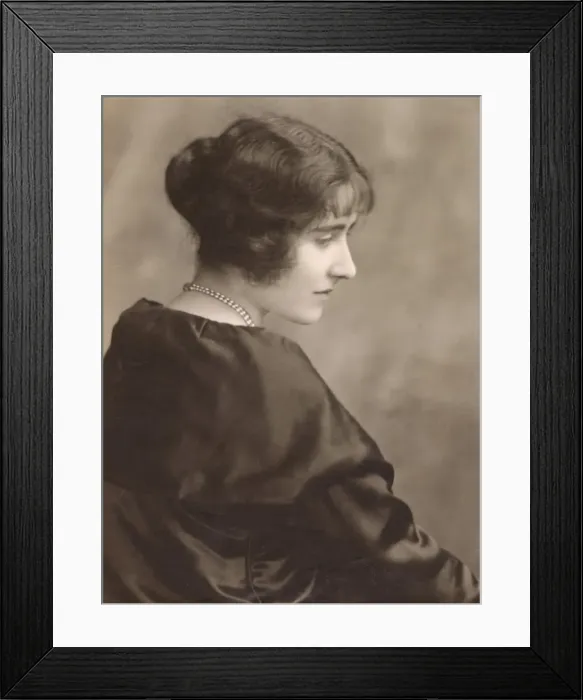 Framed Print : Lady Elizabeth Bowes-Lyon, Duchess of York Framed Print : Lady Elizabeth Bowes-Lyon, Duchess of York