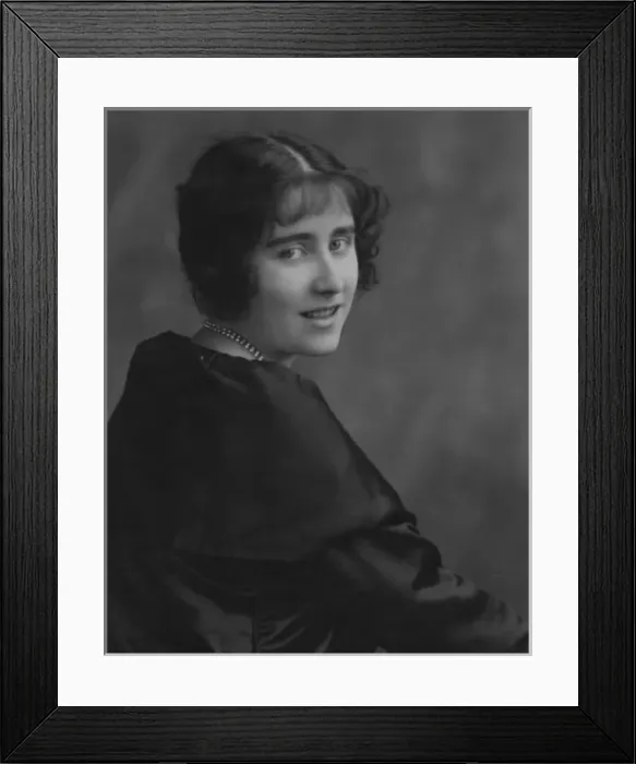Framed Print : Lady Elizabeth Bowes-Lyon, Duchess of York Framed Print : Lady Elizabeth Bowes-Lyon, Duchess of York