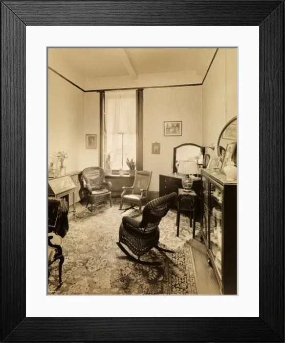 Framed Print : Homeless refuge in New York Framed Print : Homeless refuge in New York