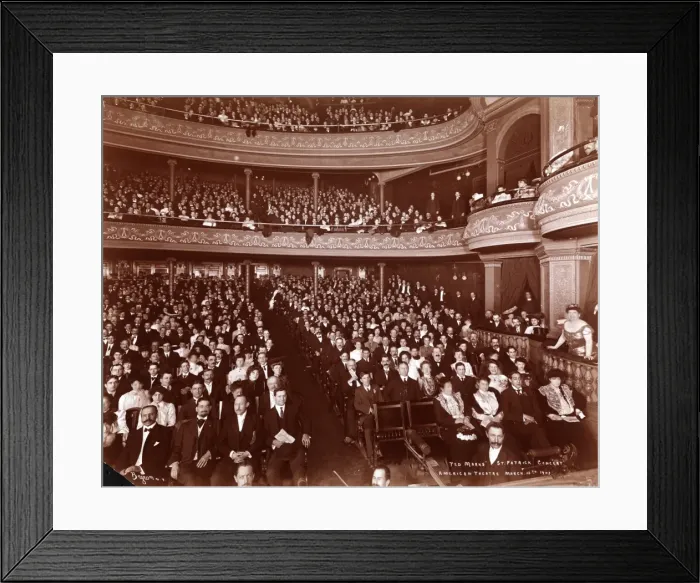 Framed Print : Theatre Audience in New York Framed Print : Theatre Audience in New York