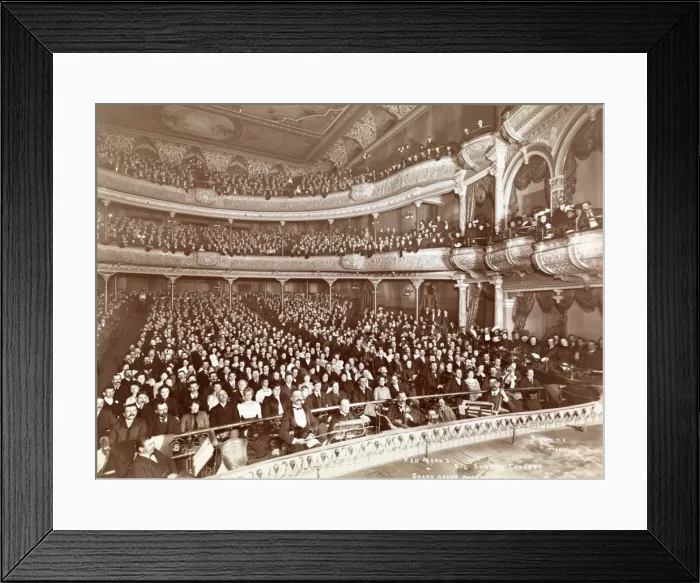 Framed Print : Theatre Audience in New York Framed Print : Theatre Audience in New York