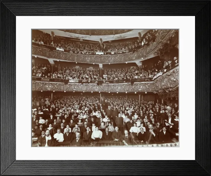 Framed Print : Theatre Audience in New York Framed Print : Theatre Audience in New York
