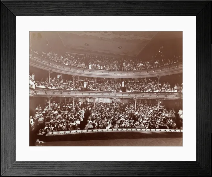 Framed Print : Theatre Audience in New York Framed Print : Theatre Audience in New York