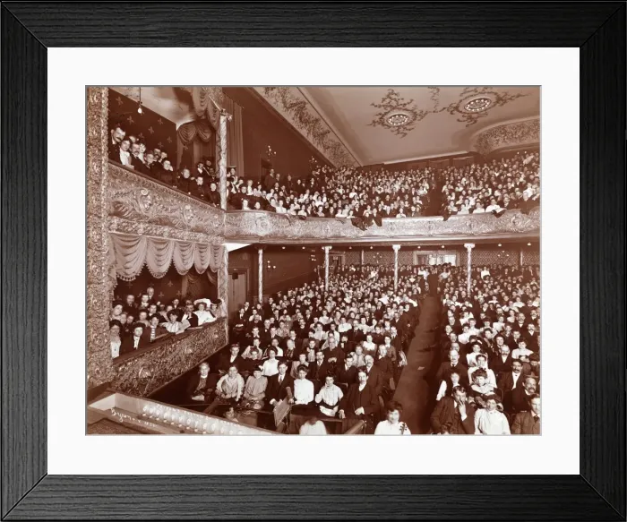 Framed Print : Theatre Audience in New York Framed Print : Theatre Audience in New York