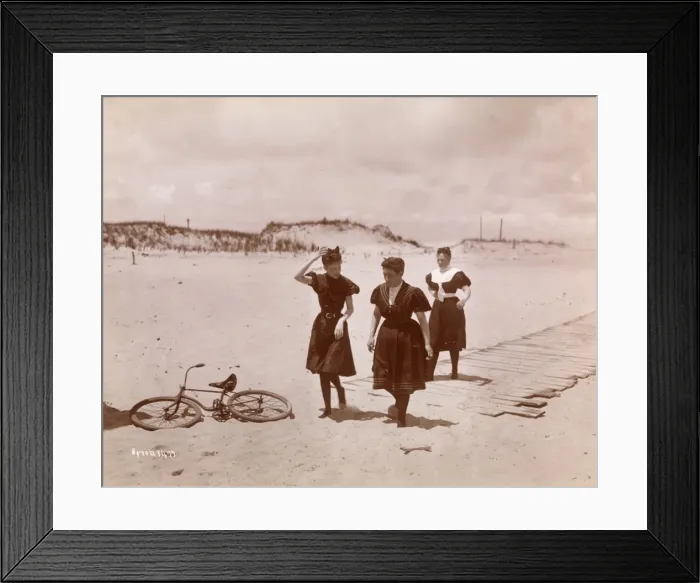 Framed Print : Southampton, Long Island Framed Print : Southampton, Long Island