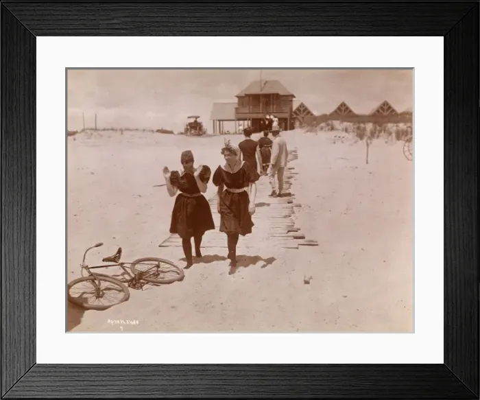 Framed Print : Southampton, Long Island Framed Print : Southampton, Long Island
