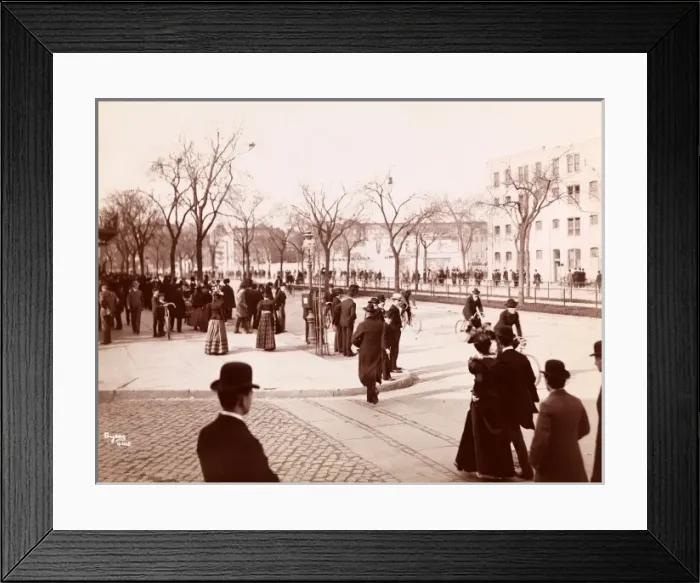 Framed Print : Cyclists in New York Framed Print : Cyclists in New York