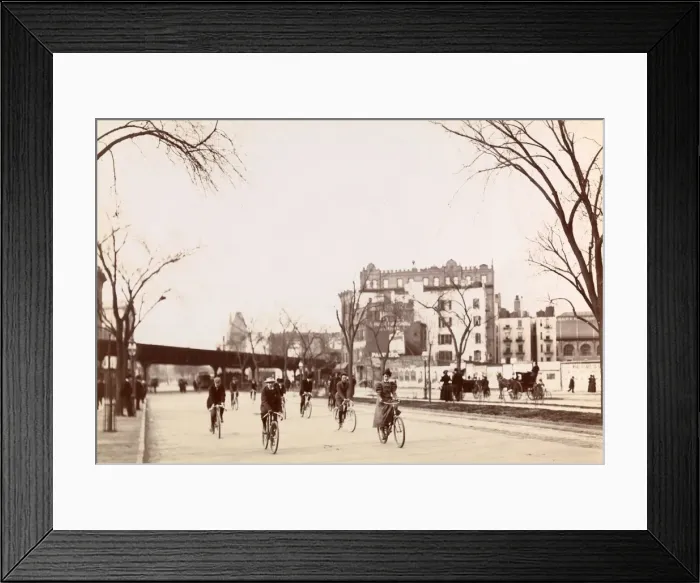 Framed Print : Cyclists in New York Framed Print : Cyclists in New York