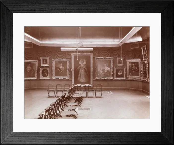 Framed Print : Art gallery