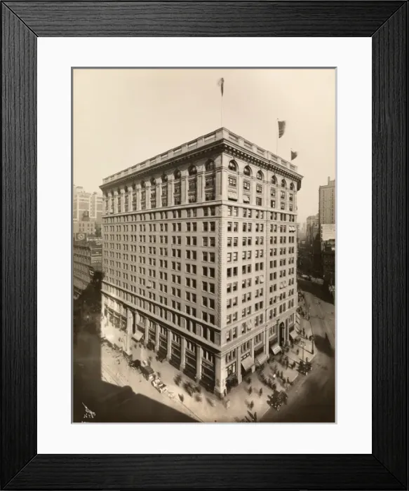 Framed Print : Fifth Avenue, New York Framed Print : Fifth Avenue, New York