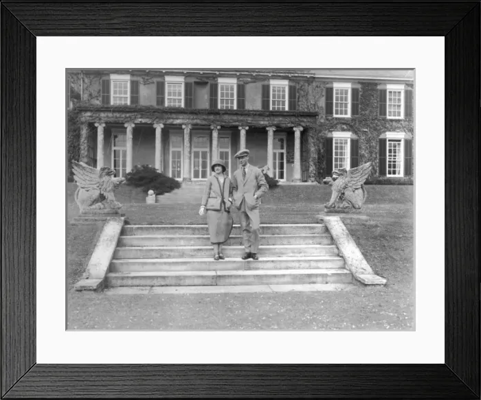 Framed Print : Duke and Duchess of York on honeymoon Framed Print : Duke and Duchess of York on honeymoon