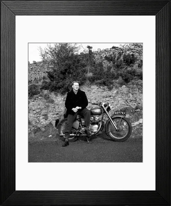 Framed Print : Royal Enfield Meteor 700cc motorcycle Framed Print : Royal Enfield Meteor 700cc motorcycle
