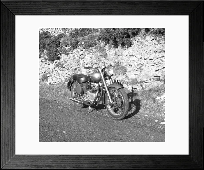 Framed Print : Royal Enfield Meteor 700cc motorcycle Framed Print : Royal Enfield Meteor 700cc motorcycle