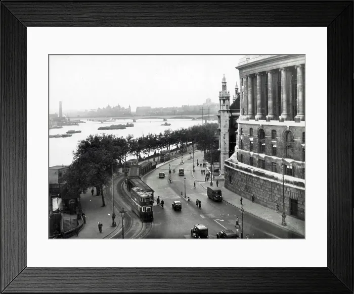 Framed Print : Embankment - Waterloo Bridge - Unilever House, London Framed Print : Embankment - Waterloo Bridge - Unilever House, London