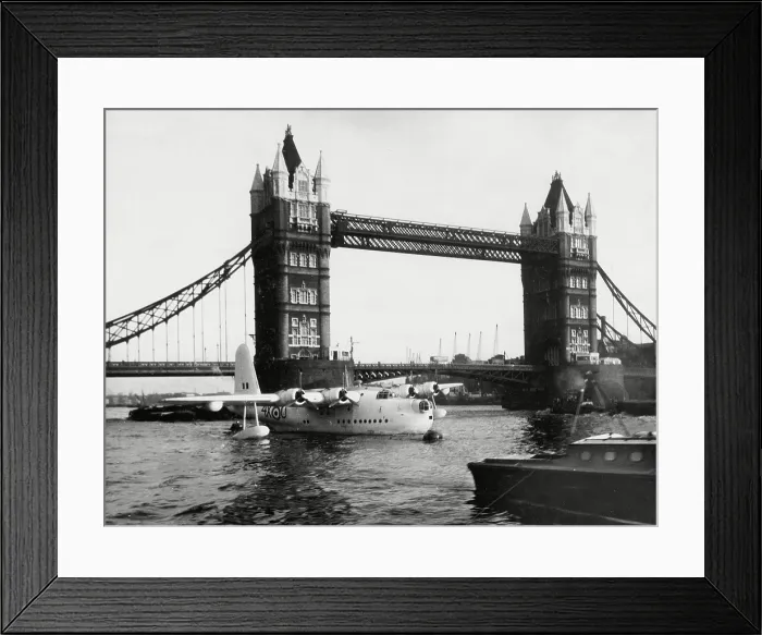 Framed Print : Tower Bridge, London with Short Sutherland flying boat Framed Print : Tower Bridge, London with Short Sutherland flying boat