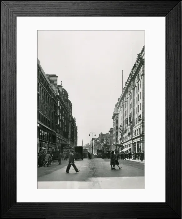 Framed Print : The Strand from Wellington Street, London Framed Print : The Strand from Wellington Street, London