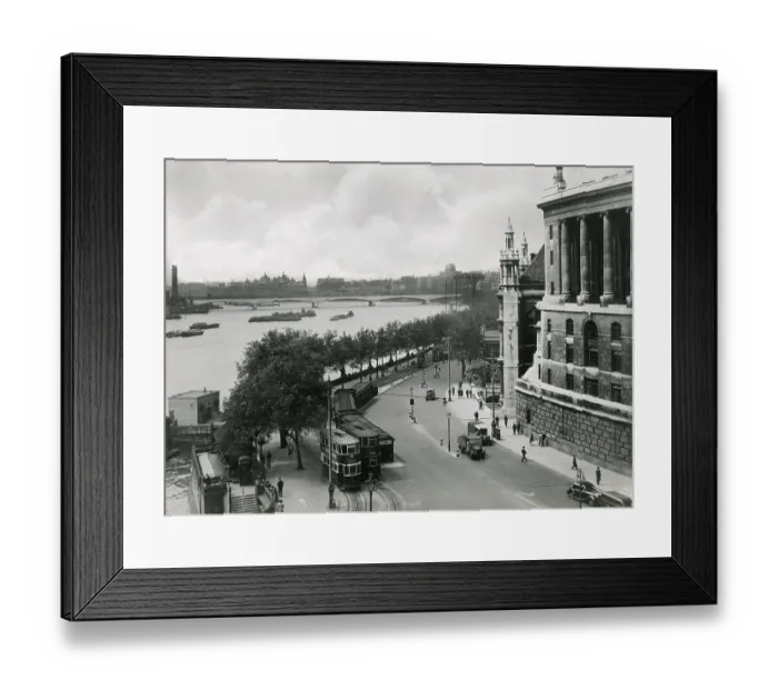 Framed Print : Embankment - Waterloo Bridge - Unilever House, London Framed Print : Embankment - Waterloo Bridge - Unilever House, London