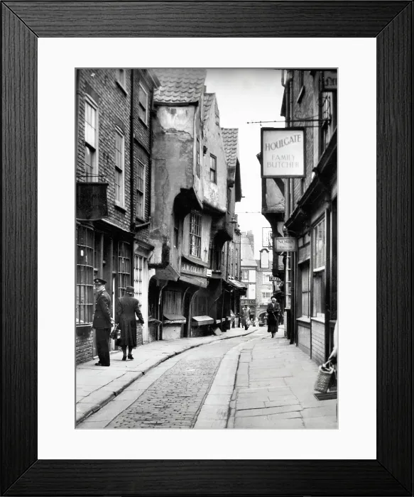 Framed Print : The Shambles, York, North Yorkshire Framed Print : The Shambles, York, North Yorkshire