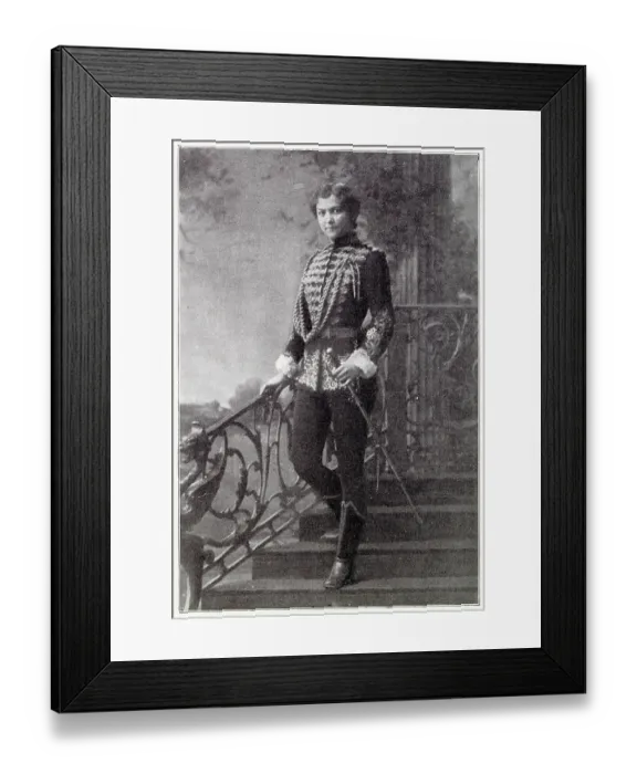Framed Print : Alice Nielsen (1872 -1943), American Broadway performer and operatic soprano. Nielsen playing in The Fortune Teller at The Shaftesbury. Date: 1901 Framed Print : Alice Nielsen (1872 -1943), American Broadway performer and operatic soprano. Nielsen playing in The Fortune Teller at The Shaftesbury. Date: 1901