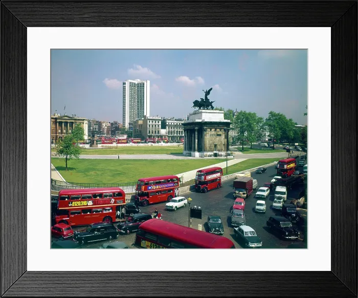Framed Print : Hyde Park Corner, Wellington Arch and Hilton Hotel, London Date: circa 1960s Framed Print : Hyde Park Corner, Wellington Arch and Hilton Hotel, London Date: circa 1960s